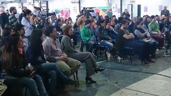 Con la presencia de la gobernadora Fabiana Ros el pasado viernes se llev a cabo la Audiencia Pblica organizada por la Defensora del Pblico en colaboracin con el AFSCA y el Gobierno de Tierra del Fuego.