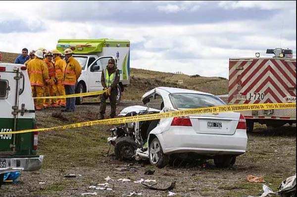 Ramn Lugo, conductor del Chevrolet Aveo, oriundo de la ciudad de Tolhuin, falleci en el accidente ocurrido sobre la ruta internacional CH-255. (Fotos: Hugo Orellana).