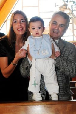 José Luis Navarro fue bautizado el 16 de mayo, acompañado por Su Mamá Natalia, su Papá Diego, sus abuelas Marita y Carmen, y sus familiares. 