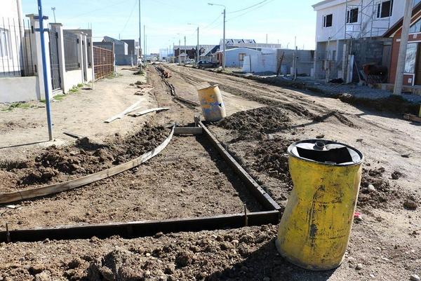 El municipio avanza con la obra de cordn cuneta en el barrio Buena Vista