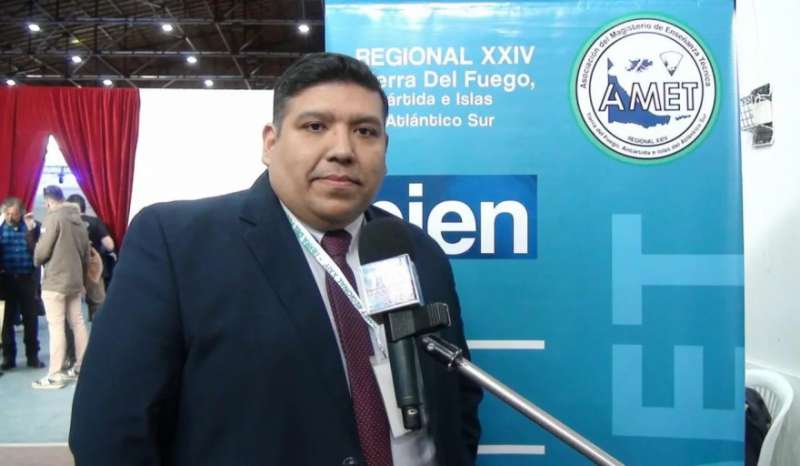 "La extensi�n del receso es un marketing pol�tico para tapar la suspensi�n de clases por fallas edilicias"