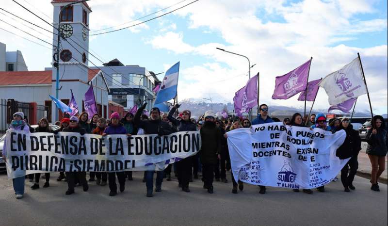 SUTEF se re�ne en Congreso Provincial y va al paro por tiempo indeterminado