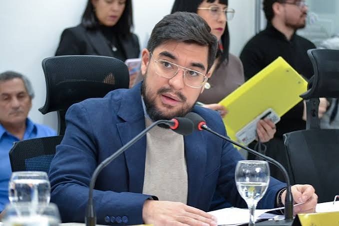 �Los terrenos tienen que ponerse al servicio del desarrollo de R�o Grande y no de una eventual venta a privados�