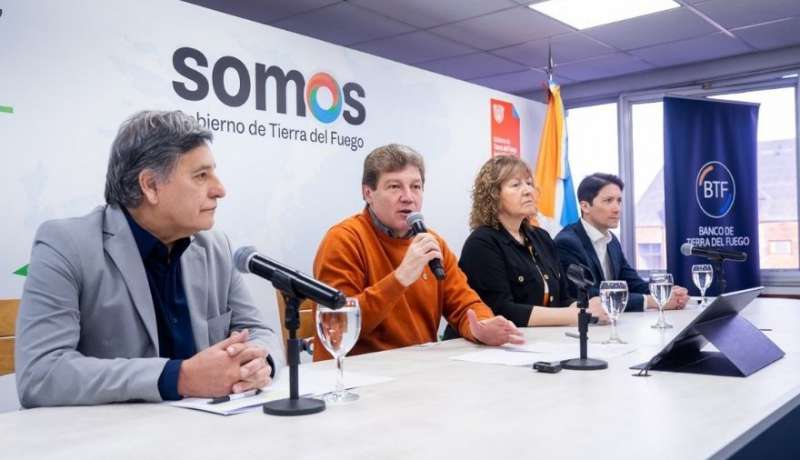 La Provincia est� otorgando �el mejor aumento posible�, asegur�