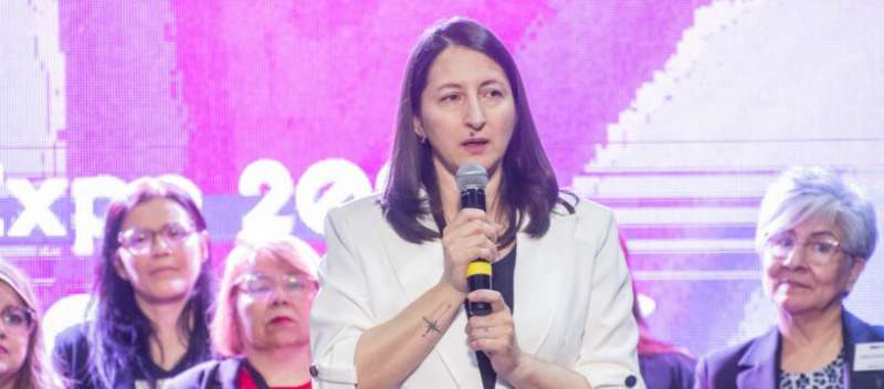�El Municipio acompa�a actualmente a m�s de 3.000 familias�, detall� Ybars