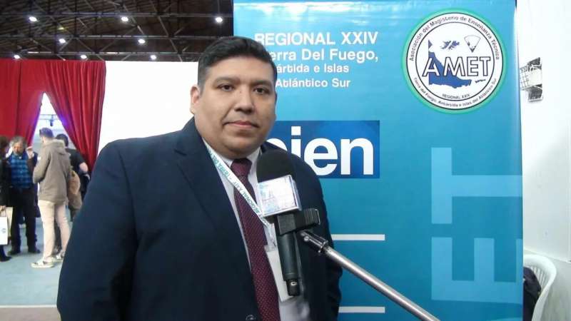 "Si ma�ana se arregla lo salarial, las clases tampoco siguen porque las escuelas no est�n en condiciones"
