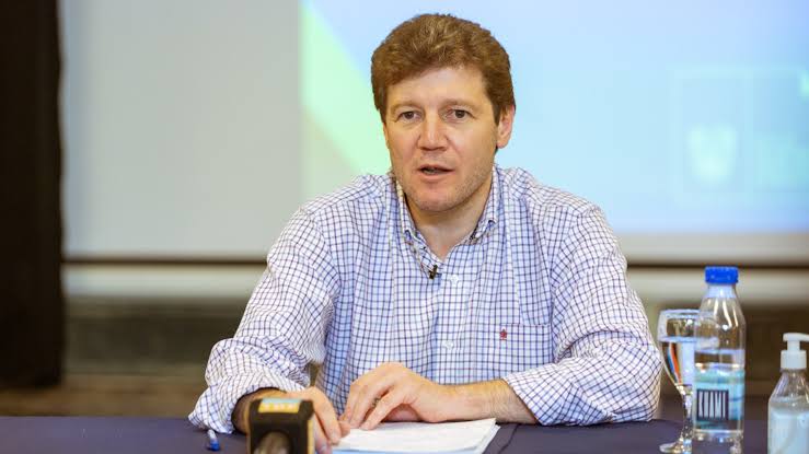 �Hay instituciones que cobran 25 millones, no generan un peso y despu�s tiene que pagar el Ejecutivo�