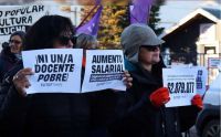 Docentes impulsan �lucha en defensa de la Educaci�n P�blica y por salario�