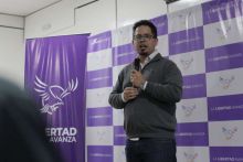  �Vamos a pintar Tierra del Fuego de violeta�