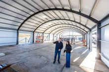 Finaliz� el techado y contin�an los trabajos de cerramiento exterior