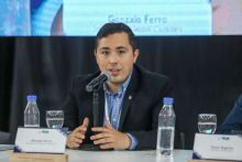 �La ciudad no puede cerrarse al mundo mientras la industria se desploma�