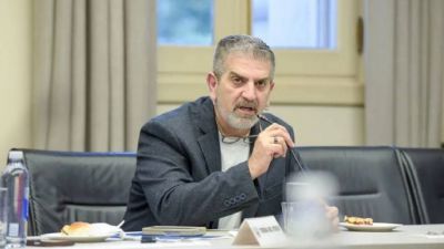 L�pez Silva admiti� que �aunque la provincia desea atender las demandas salariales, la realidad econ�mica actual dificulta la respuesta�