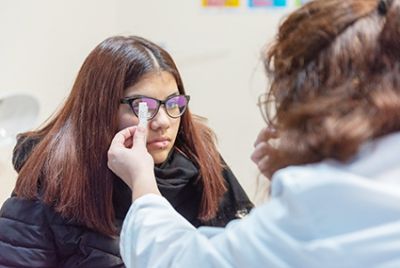 900 adolescentes acceden a la 3 etapa del programa municipal de salud visual