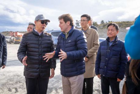 El gobernador Melella recorri� junto al Embajador de China y su comitiva la obra de la nueva usina en Ushuaia